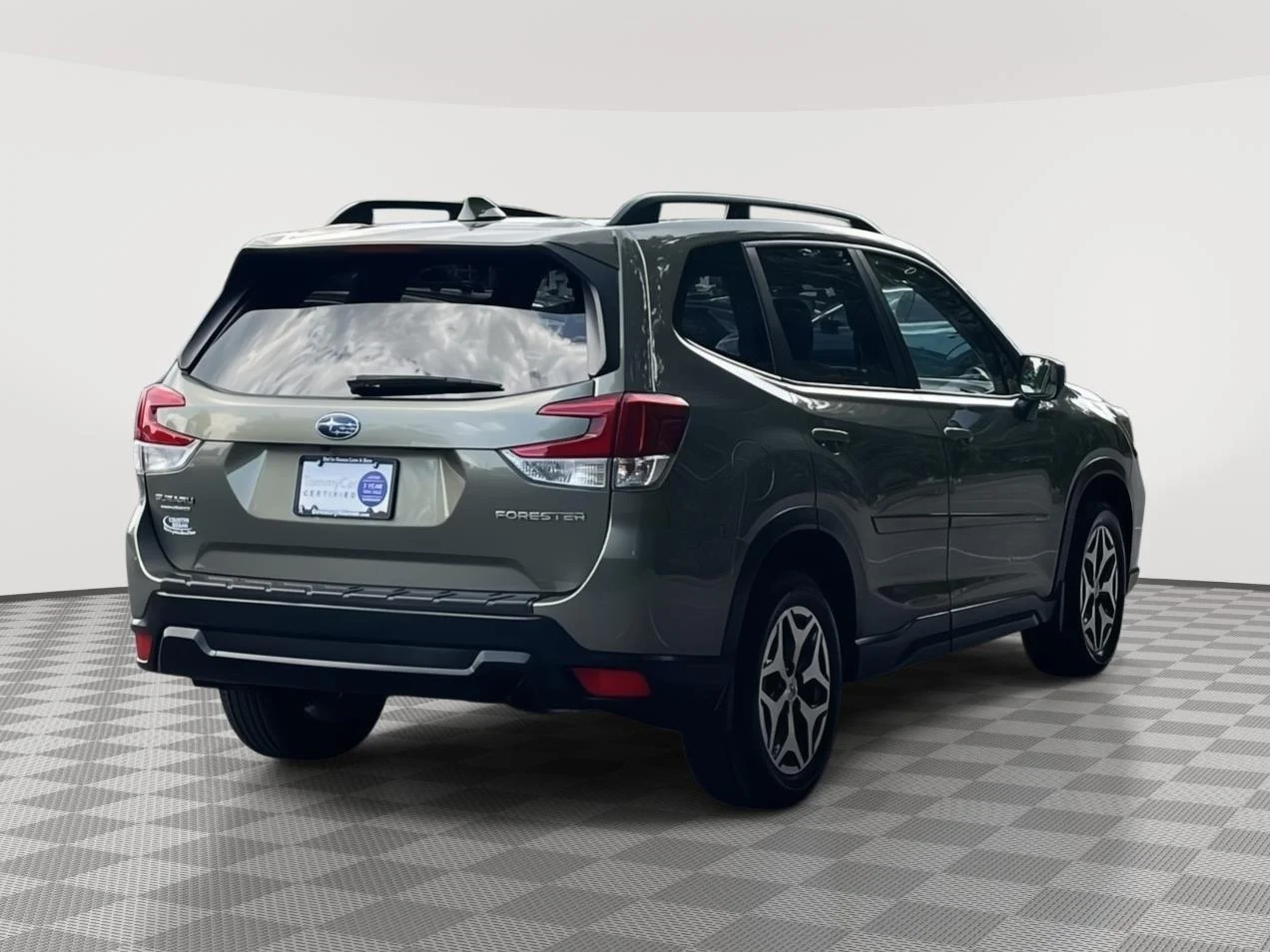 Used 2019 Jasper Green Metallic Subaru Premium image 5
