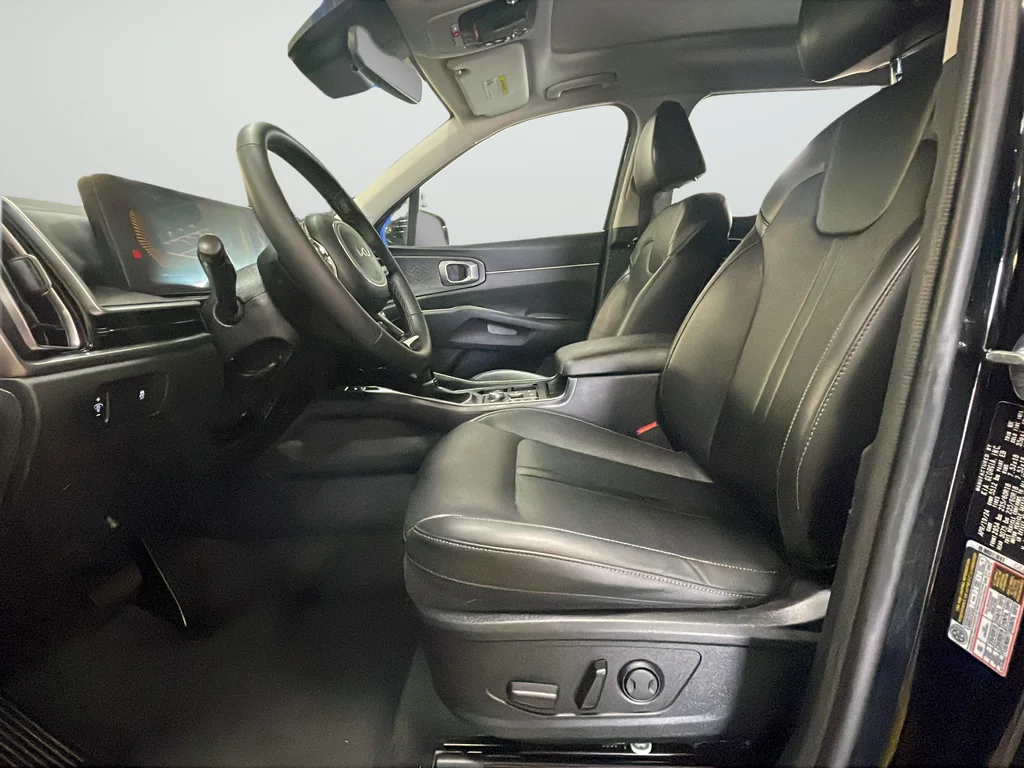 Used 2024 Black Kia S image 11