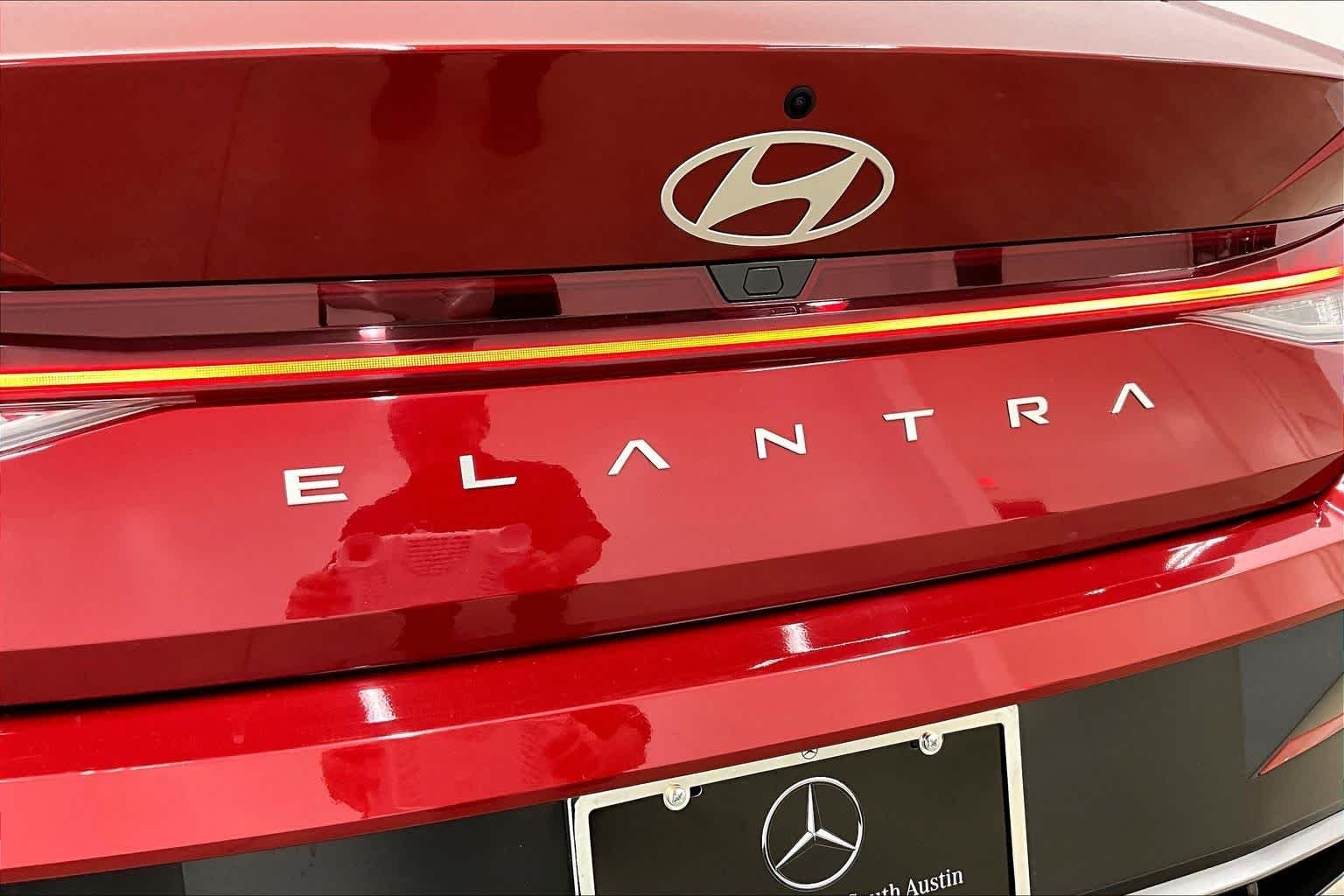 Used 2025 Ultimate Red Hyundai SEL Convenience image 29