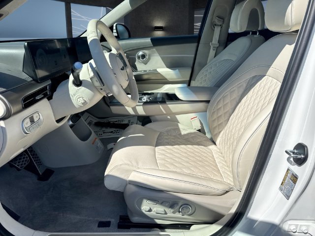 Used 2023 White Genesis Performance image 13