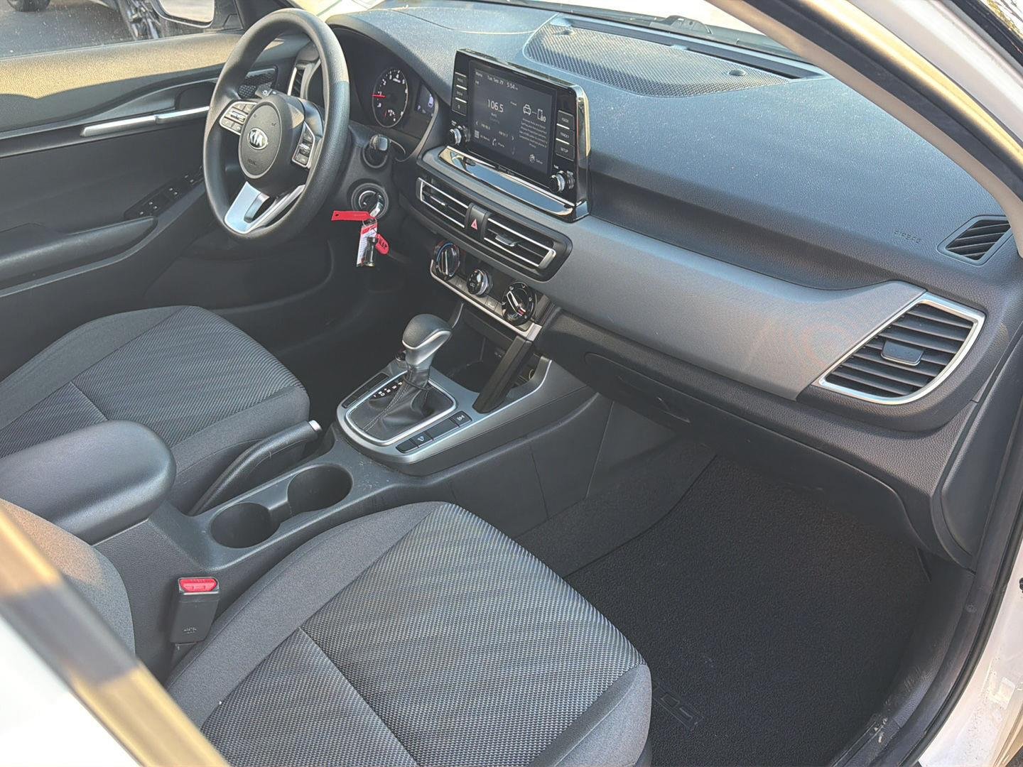 Used 2021 Snow White Pearl Kia LX image 20