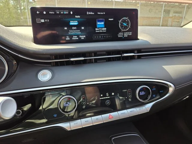 Used 2025 White Genesis 2.5T image 23