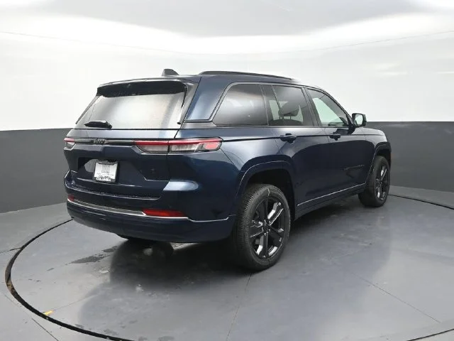 New 2027 Fathom Blue Pearl-Coat Paint Jeep Limited Reserve image 8