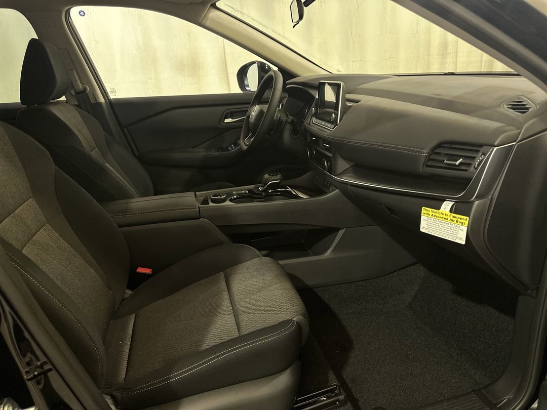 2026 Nissan Rogue SV - Photo 14