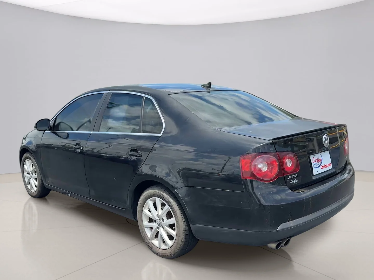 Used 2010 Black Volkswagen LIMITED image 3