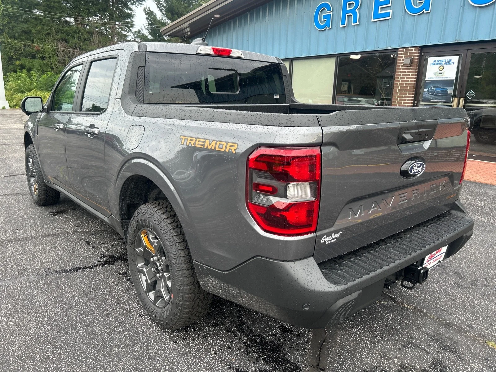 New 2026 Carbonized Gray Metallic Ford Tremor image 9