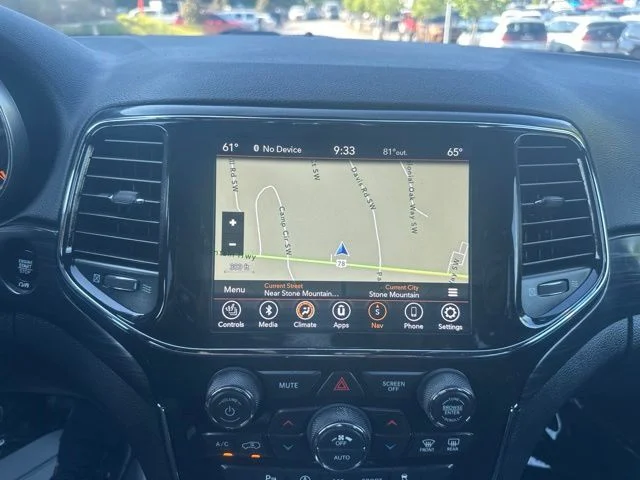 Used 2021 White Jeep Laredo X image 27