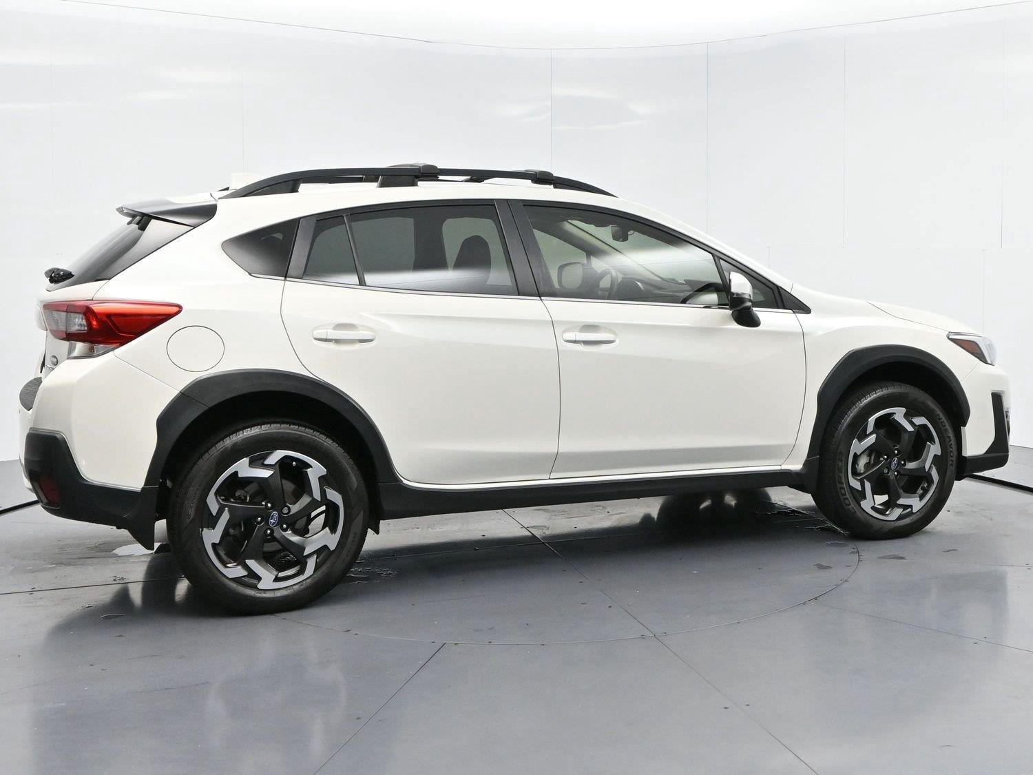 Used 2022 Crystal White Pearl Subaru Limited image 8