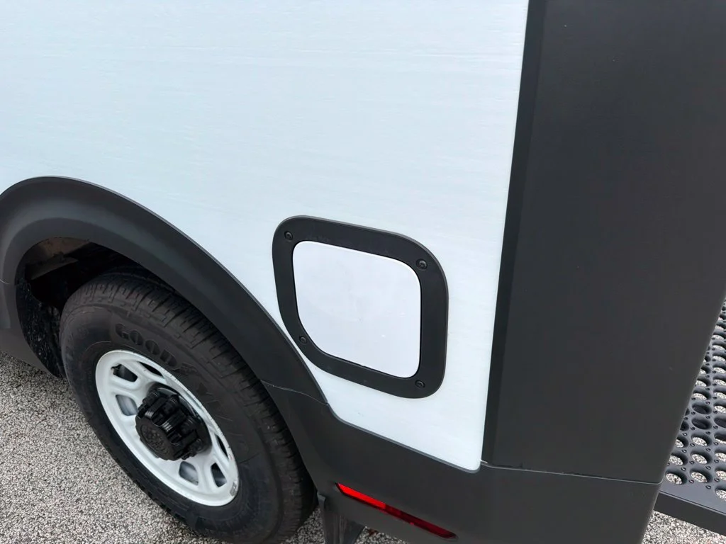 Used 2024 White BrightDrop Cargo image 9