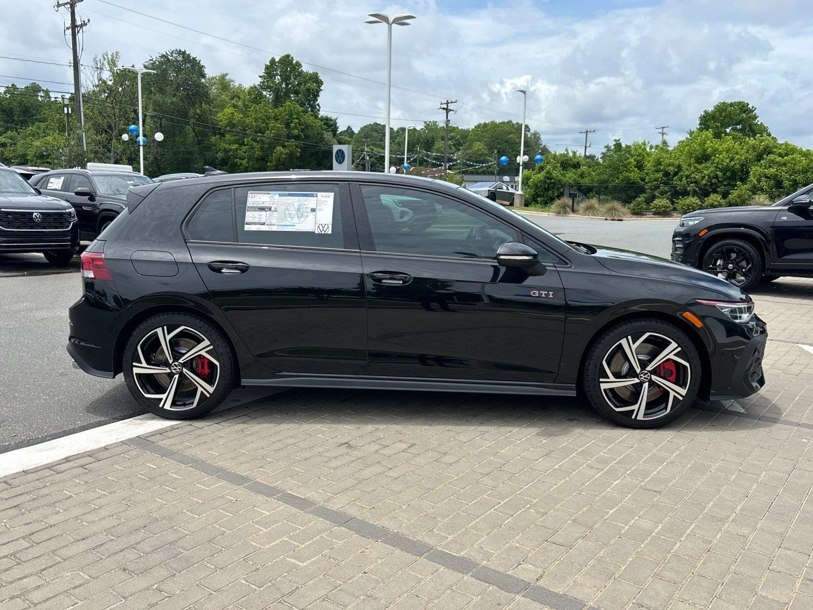 New 2026 mythos black metallic Volkswagen SE image 6
