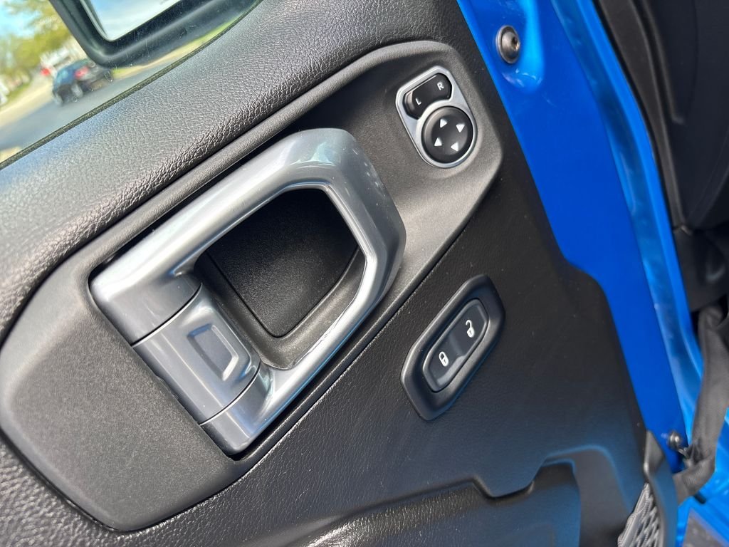 Used 2024 Blue Jeep Sport S image 13