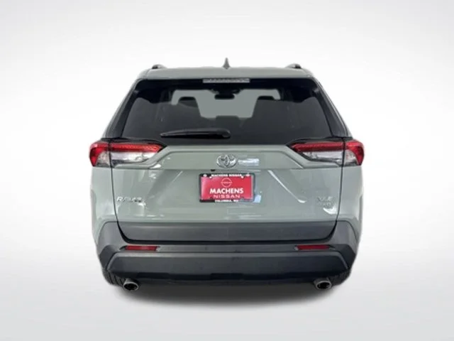 Used 2020 Gray Toyota XLE Premium image 8