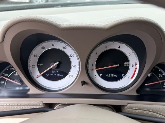 Used 2012  Mercedes-Benz SL 550 image 13