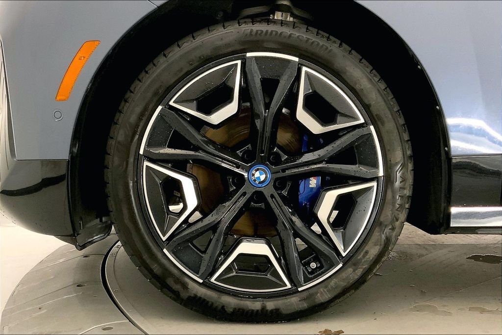 Used 2023 Storm Bay Metallic BMW M60 image 8