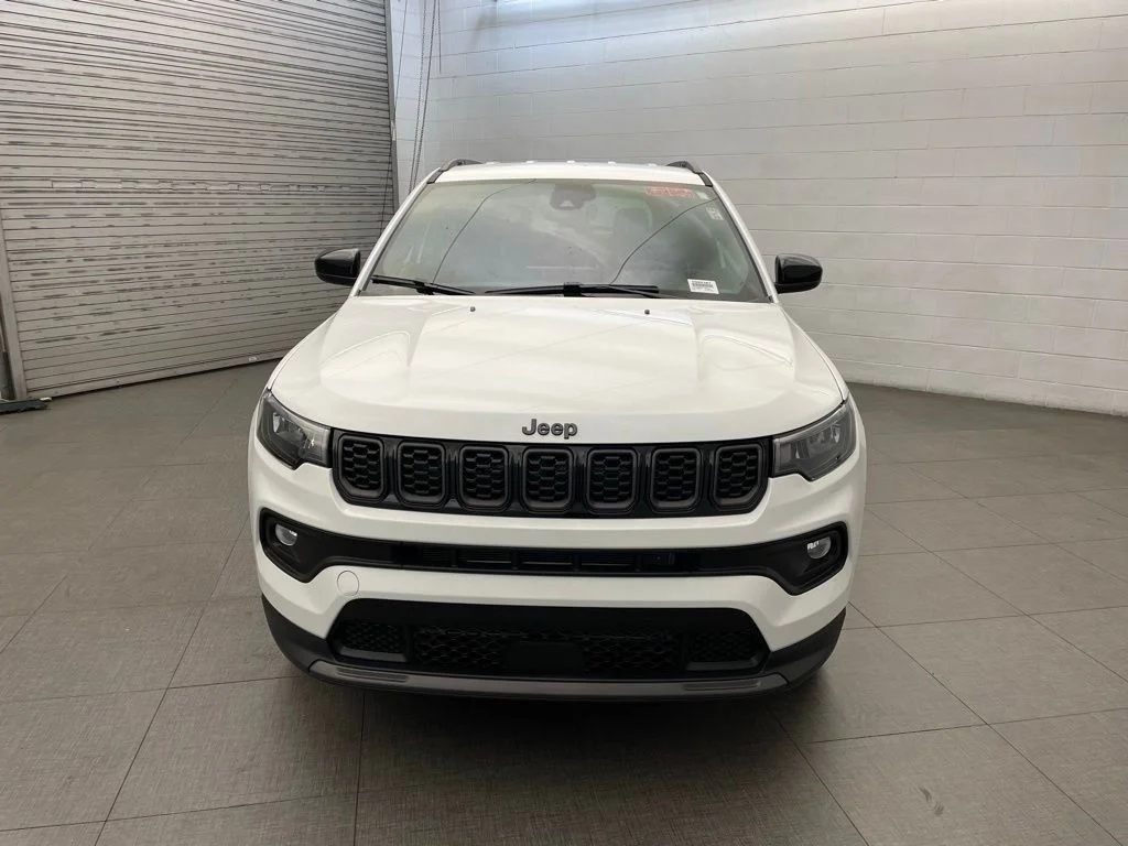 New 2026 White Jeep Latitude image 6