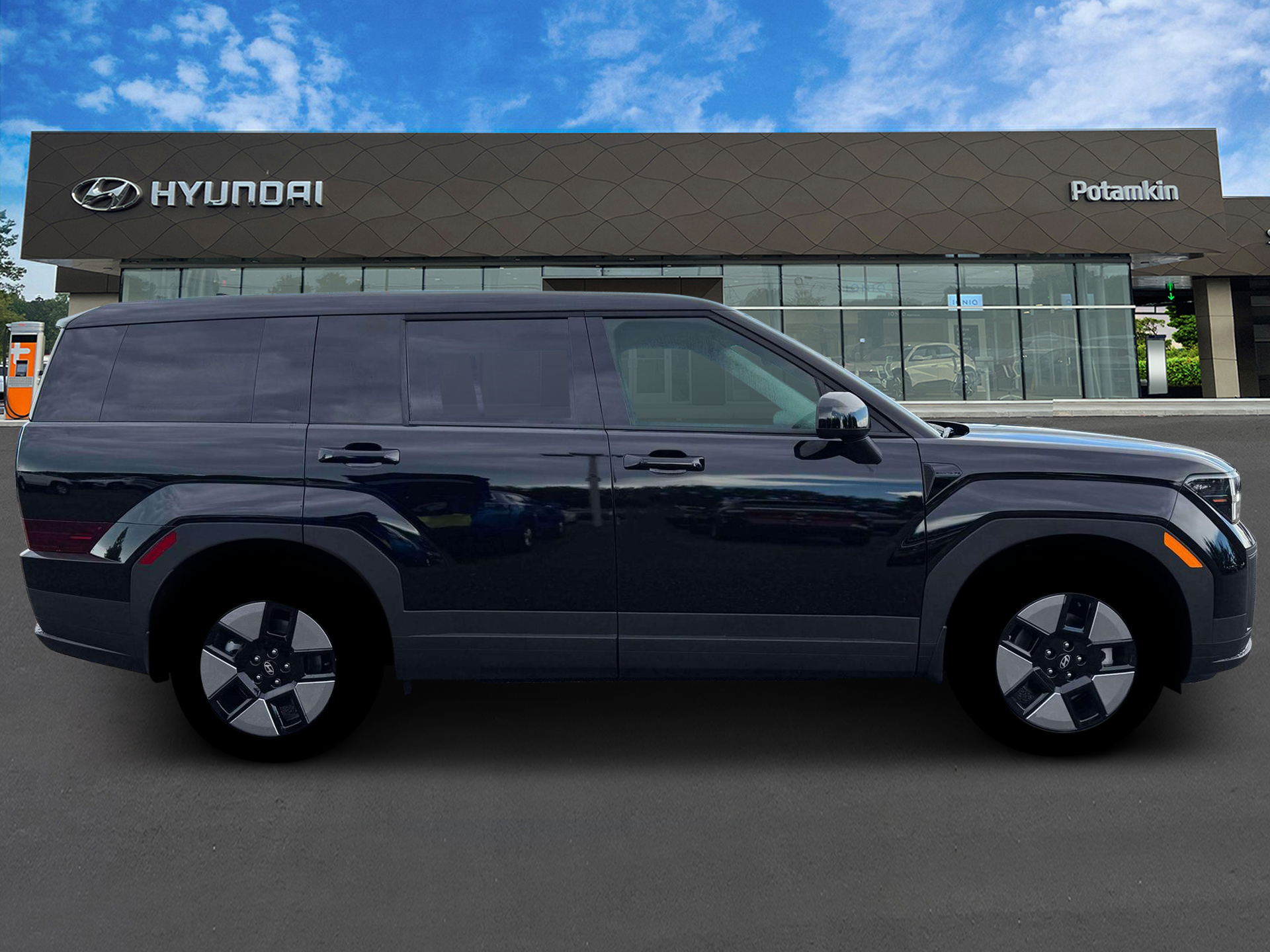 New 2026 Phantom Black Hyundai SE image 9