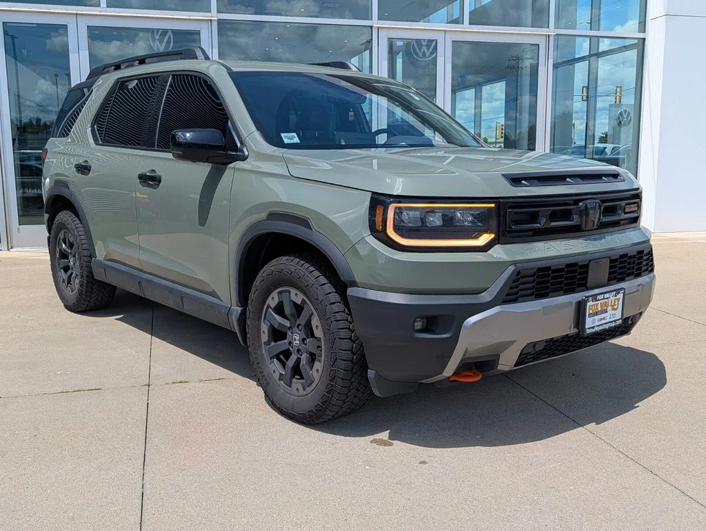 Used 2026 Green Honda TrailSport Elite image 2
