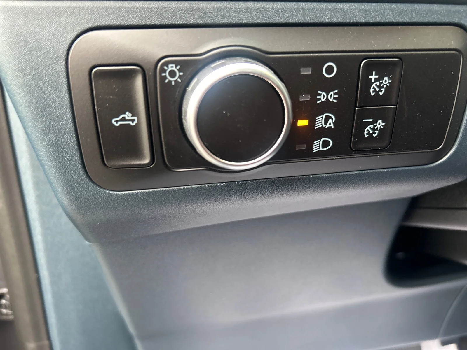 New 2026 Carbonized Gray Metallic Ford Tremor image 14