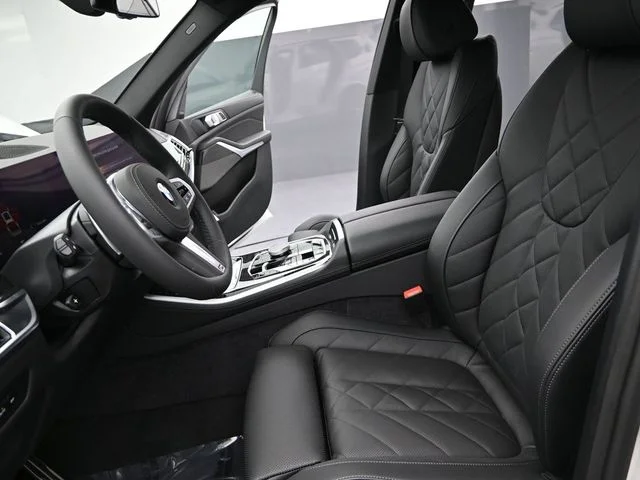 Used 2026 White BMW xDrive40i image 16
