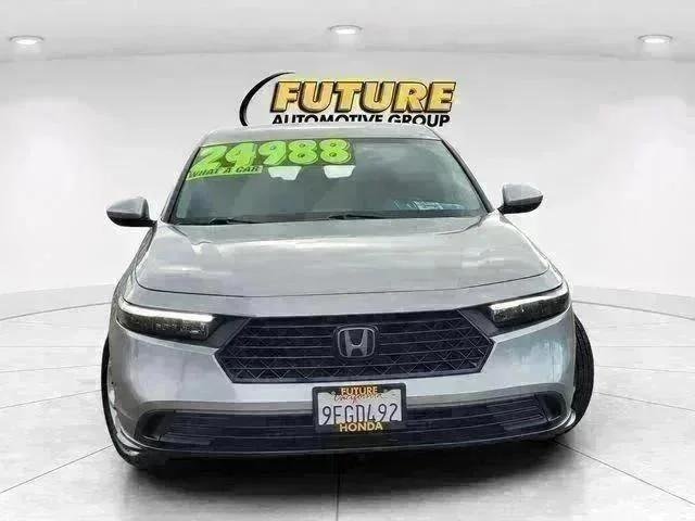 Used 2023  Honda LX image 2