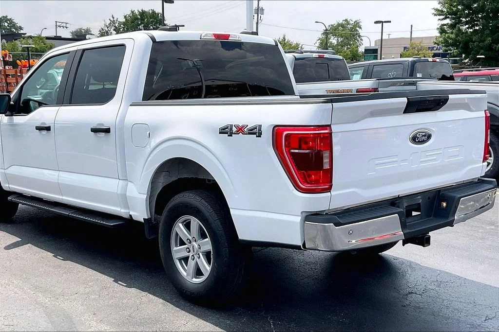 Used 2021 White Ford XLT image 10