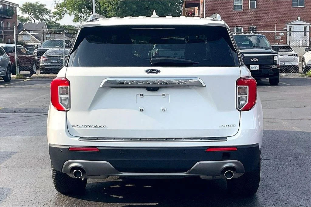 Used 2023 White Ford Platinum image 3
