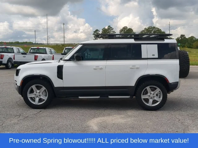Used 2020  Land Rover SE image 10