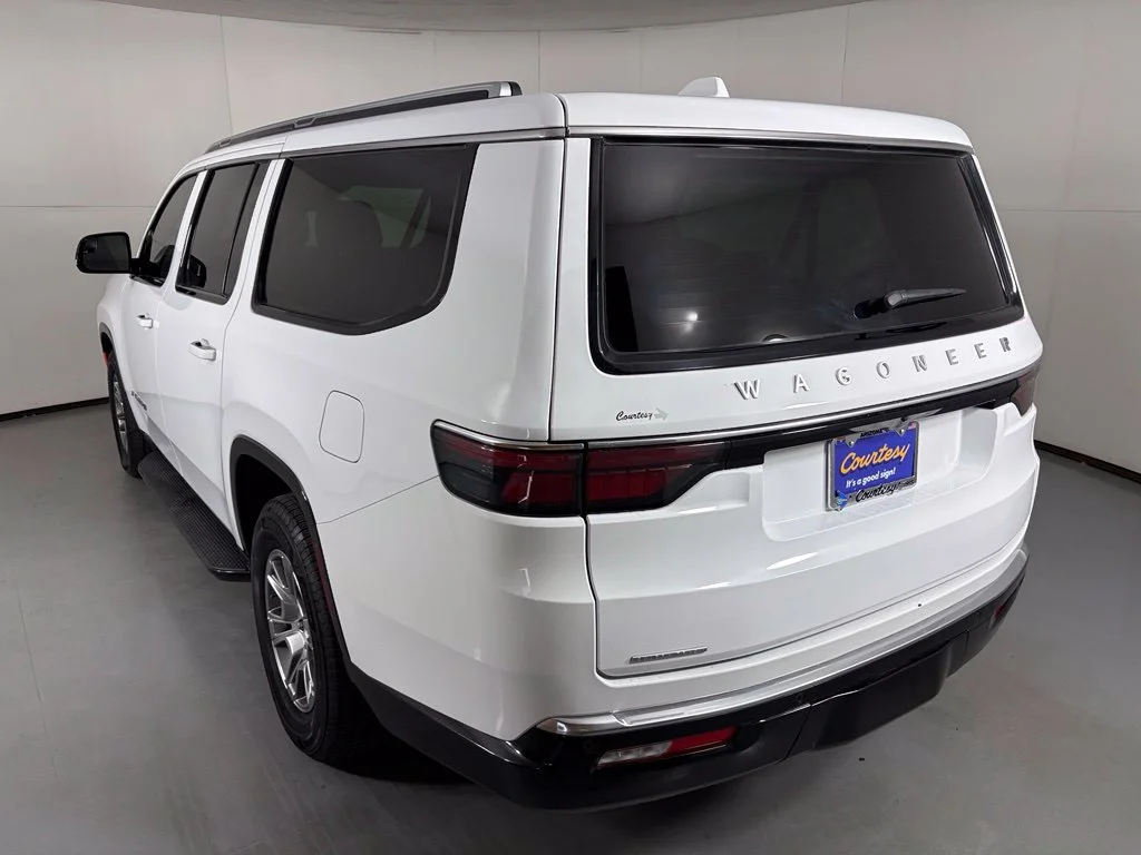 Used 2023 White Jeep Base image 6