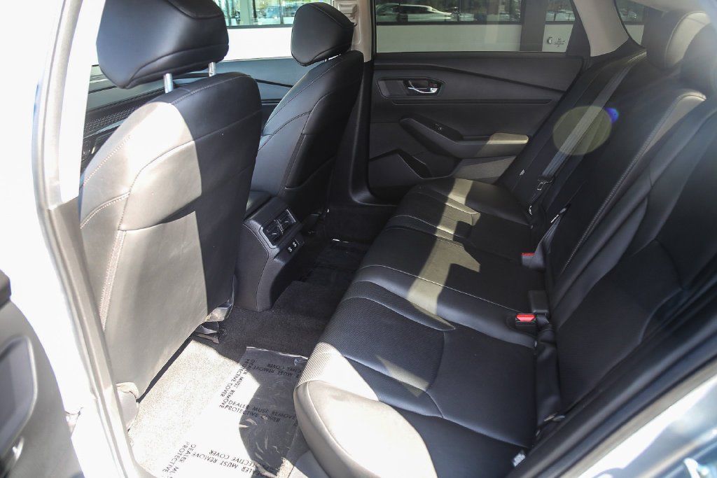 Certified Used 2025 Solar Silver Metallic Honda EX-L image 20