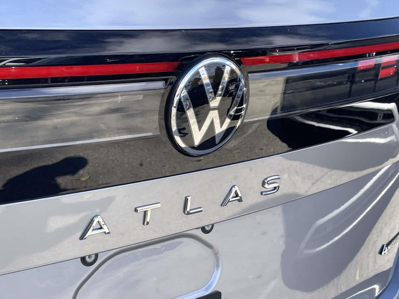 New 2027 SILVER MIST METALLIC Volkswagen SEL Premium R-Line image 18
