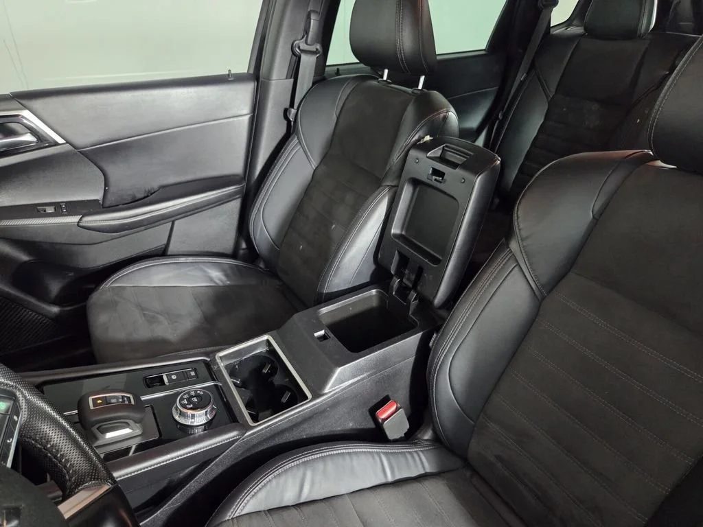 Used 2023 Black Mitsubishi SE Black Edition image 20