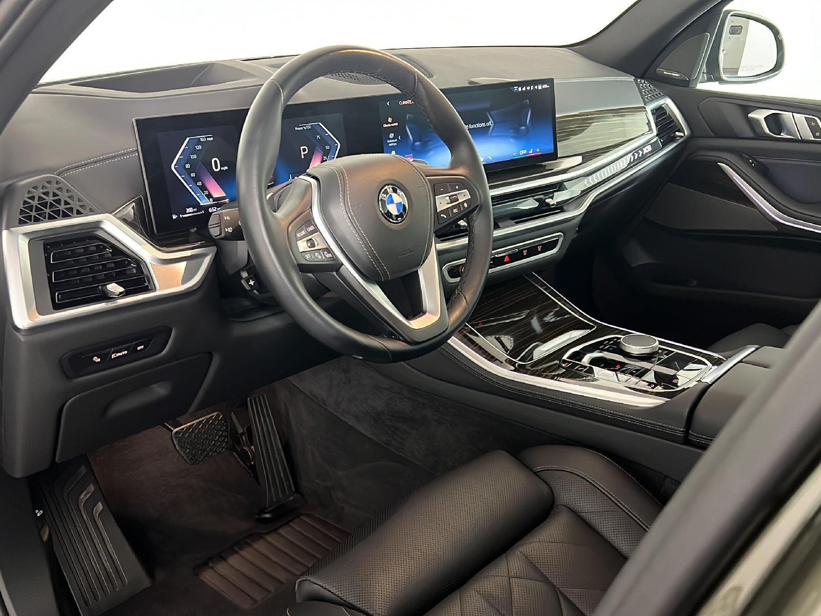 Used 2025 Manhattan Green Metallic BMW xDrive40i image 2
