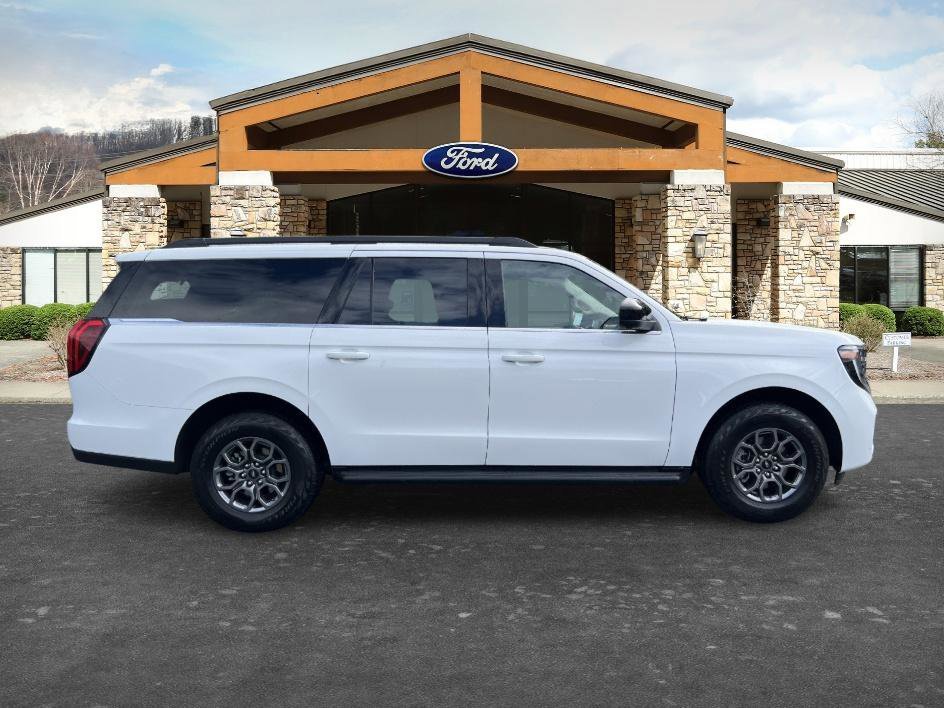 Used 2025 Oxford White Ford Active image 4