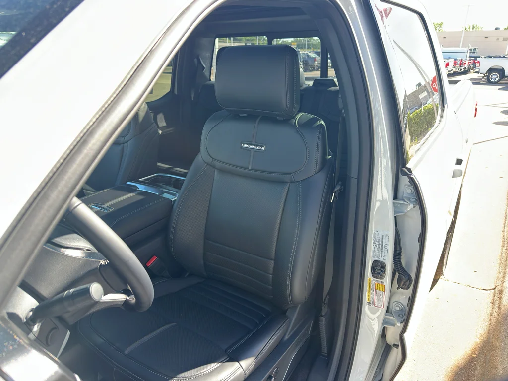New 2026 Star White Metallic Tri-Coat Ford Platinum® image 33