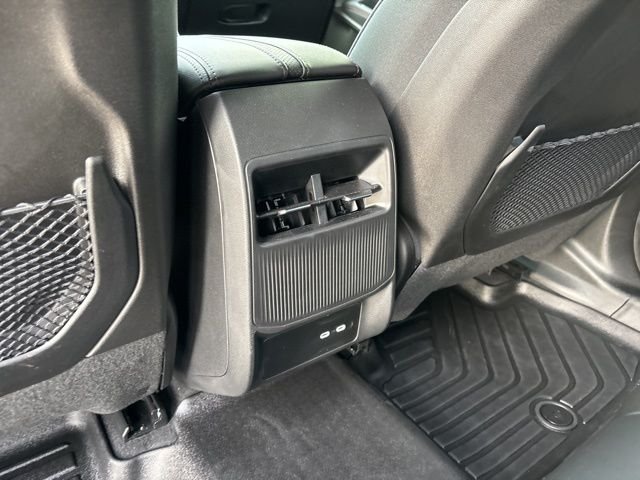 Used 2025 Silver Zynith Clearcoat Jeep Limited image 33