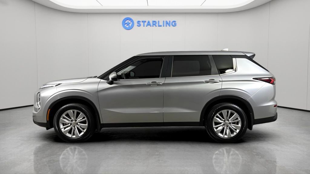 Used 2025 Silver Mitsubishi ES 2.5 2WD image 3