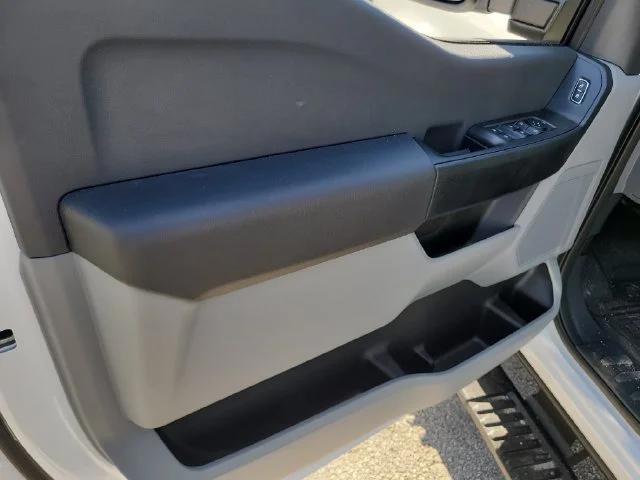 New 2027 Oxford White Ford XL 4WD CREW CAB image 16
