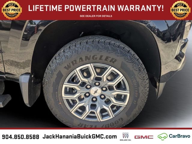 Used 2024 Black Chevrolet Z71 image 10