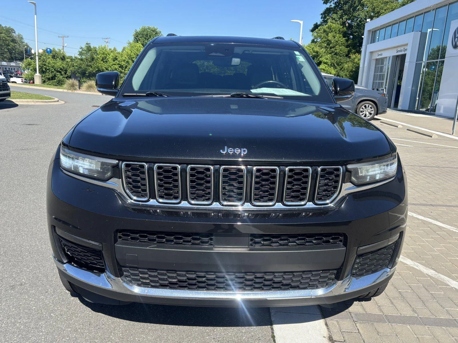 Used 2021 Diamond Black Crystal Pearlcoat Jeep Limited image 7