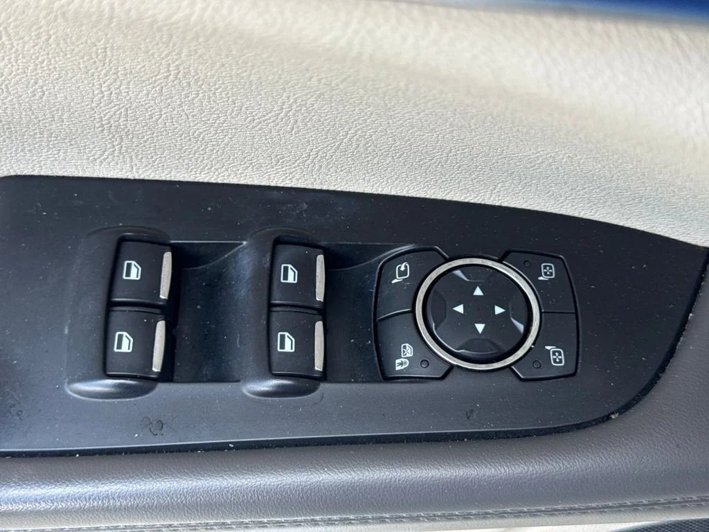 Used 2020 White Lincoln Reserve image 14