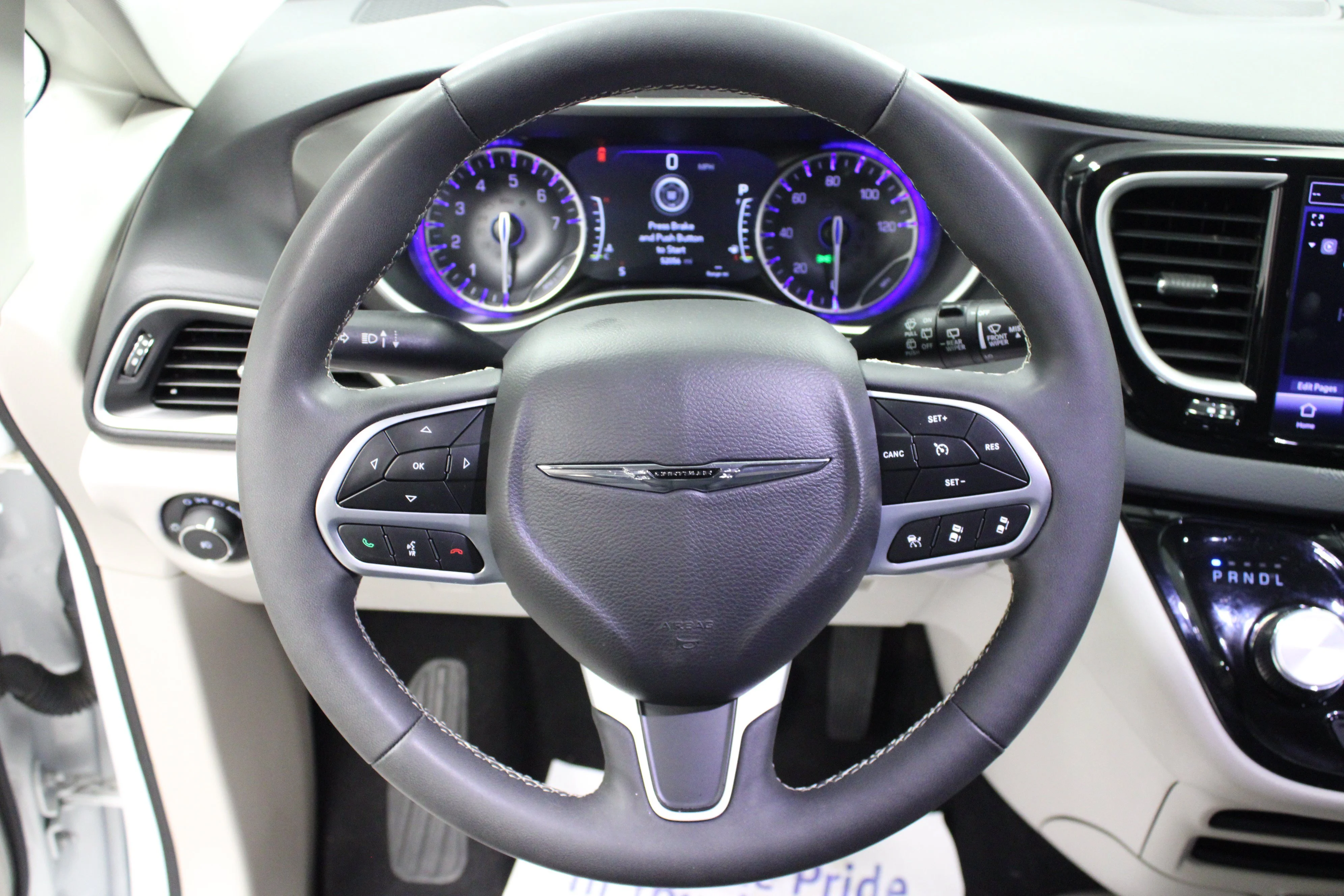 Used 2024 Bright White Clearcoat Chrysler Touring L image 18