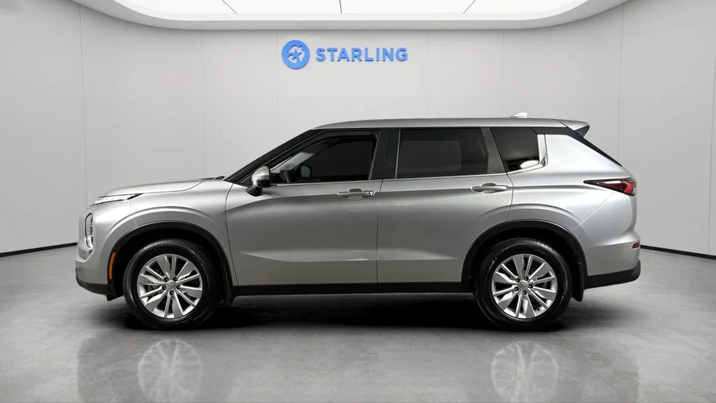 Used 2025 Silver Mitsubishi ES 2.5 2WD image 3