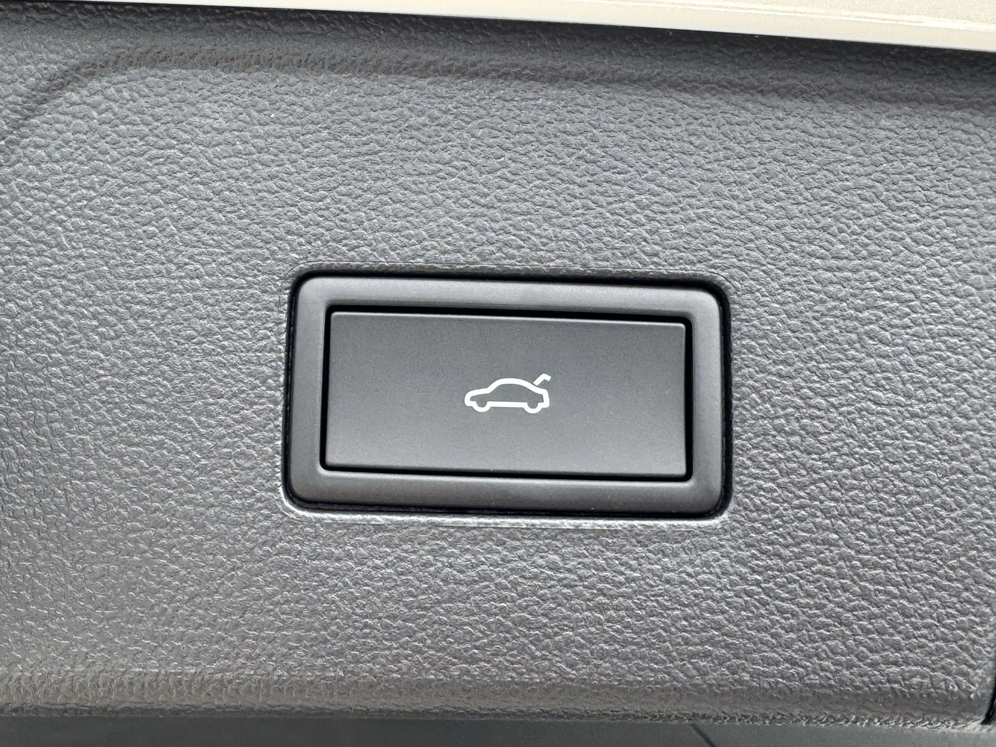 New 2026 Opal White Pearl Volkswagen 2.0T Peak Edition image 37