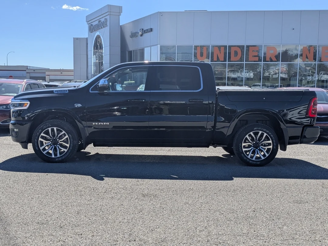 New 2026 Black RAM Limited Longhorn - - 4x4 - 5.7L HEMI V8 eTorque - Premium Leather - Pano Sunroof & More! image 5