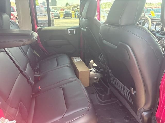 New 2026 Tuscadero Pearlcoat Jeep Rubicon image 18