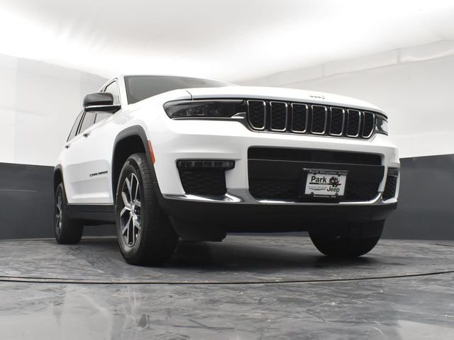 Used 2023 White/off-white Jeep Limited image 19