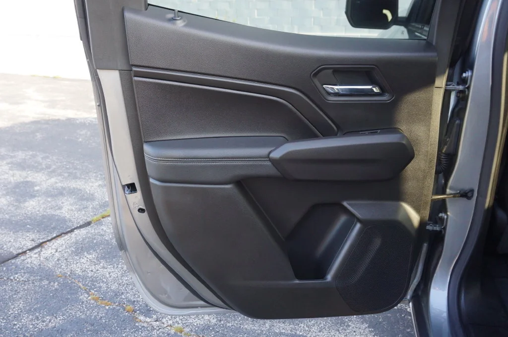 New 2026 Sterling Gray Metallic Chevrolet LT image 24