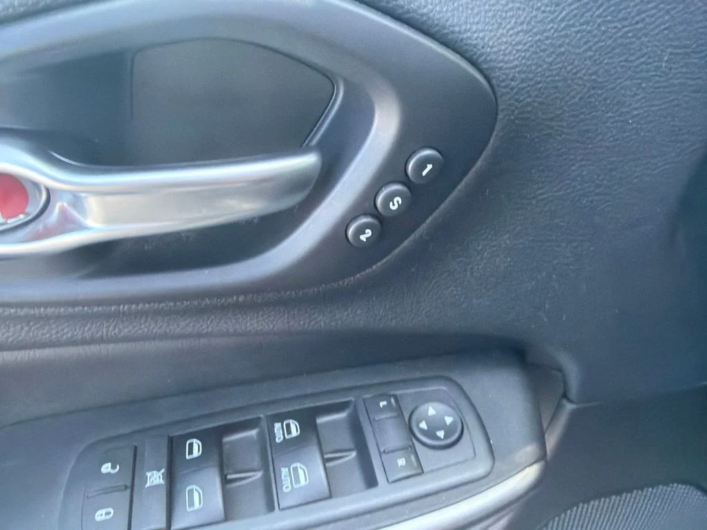 Used 2019 Gray Jeep Limited image 15