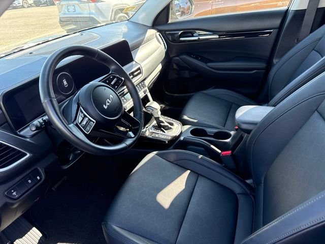 Used 2024 Black Kia EX image 8