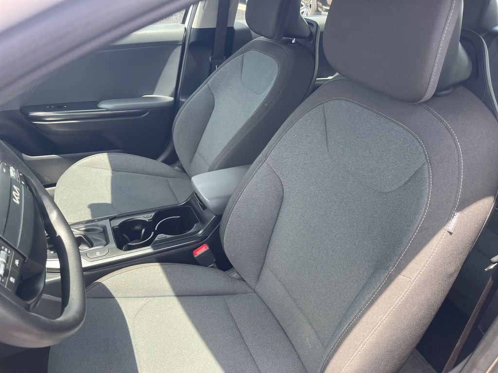 Used 2025 White Kia LX image 13